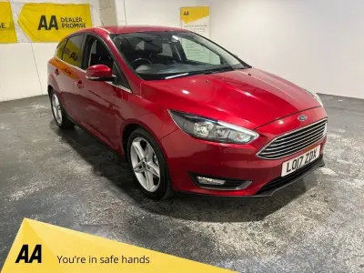 Usado Ford Focus Titanium 125 CV (91 kW) 2017 Rojo Utilitario