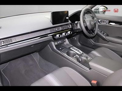 Used Honda Civic Sport 143 HP (105 kW) 2025 White Hatchback