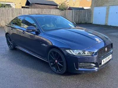 Used Jaguar XE R-Sport 180 HP (132 kW) 2019 Blue Sedan