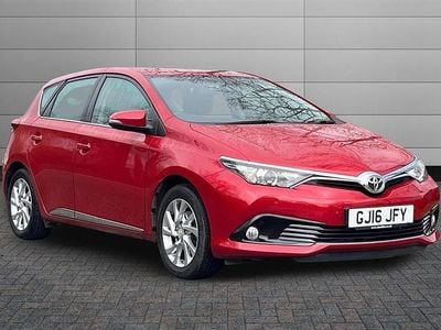 Used Toyota Auris Business Edition 116 HP (85 kW) 2016 Red Hatchback
