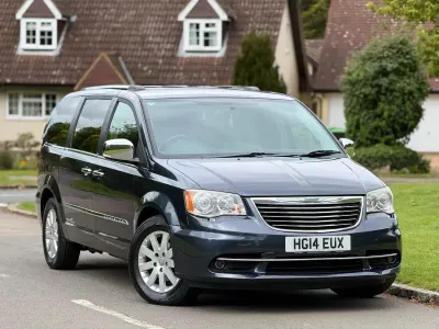 Used Chrysler Grand Voyager Limited 178 HP (130 kW) 2014 Grey MPV