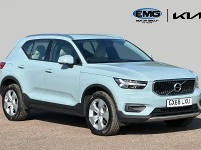 Used Volvo XC40 Momentum 156 HP (114 kW) 2018 Blue SUV