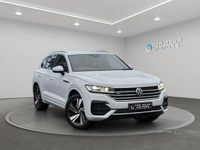 White Used 2019 VW Touareg R-line SUV | £28,790 (Fair price)