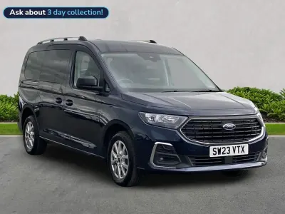 Begagnad Ford Tourneo Connect Titanium 2023 Blå Minibuss