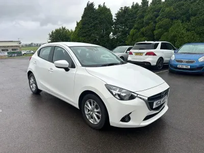 Used Mazda 2 2016 White Hatchback