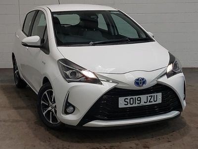 Second-hand Toyota Yaris Hybrid 100 CP (73 kW) 2019 Alb Hatchback