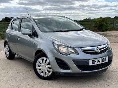 Used Vauxhall Corsa Design Edition 100 HP (73 kW) 2014 Silver Hatchback