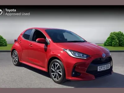 Used Toyota Yaris Design 113 HP (83 kW) 2023 Red Hatchback