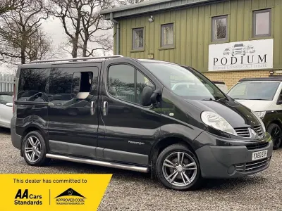 Begagnad Renault Trafic 115 HK (84 kW) 2010 Svart Minibuss