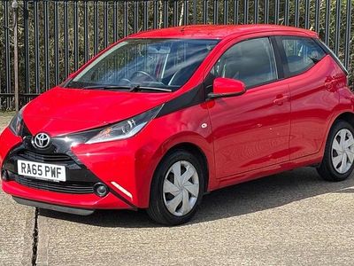 Used Toyota Aygo X-play 68 HP (50 kW) 2016 Red Hatchback
