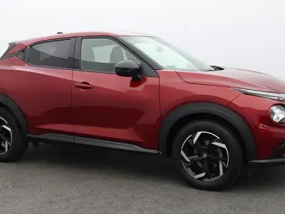 Usado Nissan Juke N-Connecta 114 HP (83 kW) 2023 Vermelho SUV