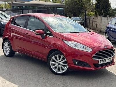Usado Ford Fiesta Titanium 100 HP (73 kW) 2017 Vermelho Citadino