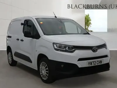 Used Toyota Proace 100 HP (73 kW) 2023 White MPV