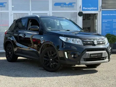Käytetty Suzuki Vitara SZ-T 120 HP (88 kW) 2018 Musta Katumaasturi
