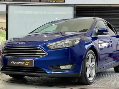 Used Ford Focus Zetec 120 HP (88 kW) 2016 Blue Hatchback