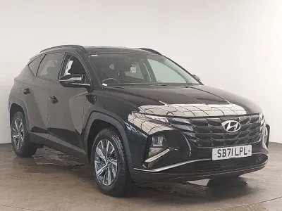 Usado Hyundai Tucson SE 230 CV (169 kW) 2022 Negro SUV