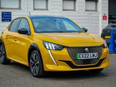 Used Peugeot e-208 Premium 100 kW (136 HP) 2022 Yellow Hatchback