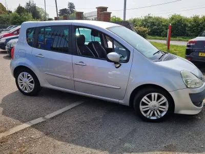 Used Renault Grand Modus Dynamique 100 HP (73 kW) 2011 Silver MPV