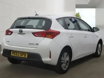 Used Toyota Auris Hybrid