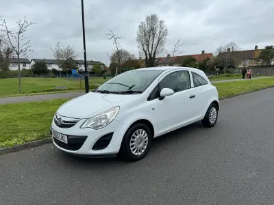 Used Vauxhall Corsa S 2013 White Hatchback