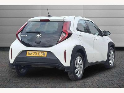 Used Toyota Aygo X PURE 72 HP (52 kW) 2023 White SUV