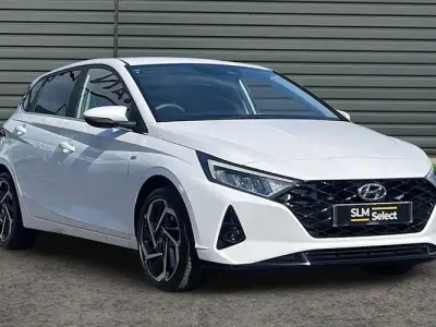 Used Hyundai i20 Premium 101 HP (74 kW) 2023 White Hatchback