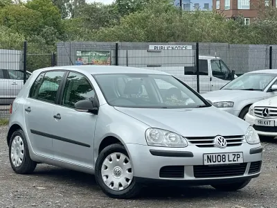 Begagnad VW Golf V S 2008 Silver Halvkombi