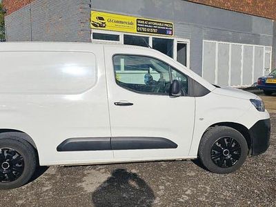 Used Citroën Berlingo 100 HP (73 kW) 2019 White MPV