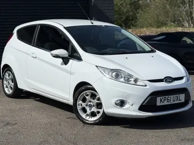 Used Ford Fiesta Zetec 82 HP (60 kW) 2011 White Hatchback