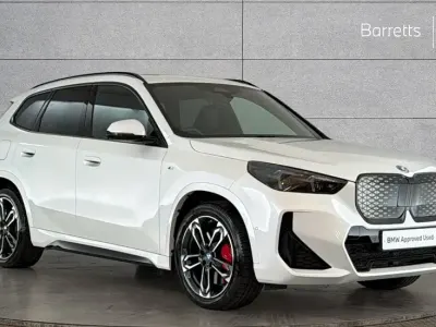 Begagnad BMW iX1 M Sport 147 kW (201 HK) 2025 Vit SUV