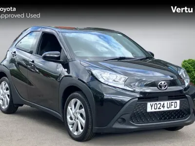 Usado Toyota Aygo X PURE 72 CV (52 kW) 2024 Negro SUV