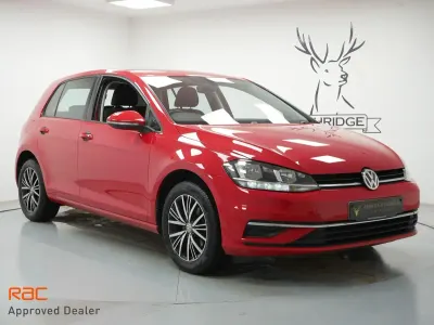 Used VW Golf VII SE 110 HP (80 kW) 2018 Red Hatchback