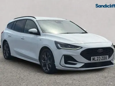 Used Ford Focus ST-Line 155 HP (114 kW) 2023 Frozen white (premium colour) Estate