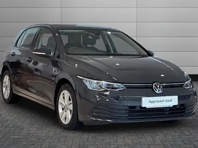 Used VW Golf VIII Life 128 HP (94 kW) 2022 Urano grey Hatchback