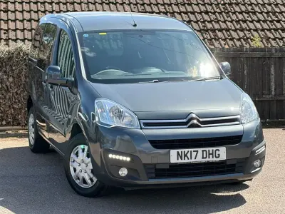 Used Citroën Berlingo Feel 100 HP (73 kW) 2017 Grey MPV