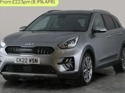 Usado Kia Niro 141 HP (103 kW) 2022 Cinzento SUV