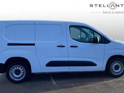 White Used 2025 Peugeot Partner MPV | £14,490 (Good price)