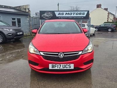 Used Vauxhall Astra Design Edition 105 HP (77 kW) 2017 Red Hatchback