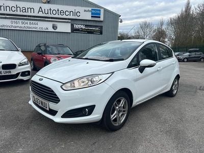 Used Ford Fiesta Zetec 2013 White Hatchback
