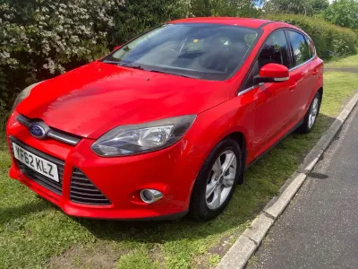 Used Ford Focus Zetec 125 HP (91 kW) 2013 Red Hatchback