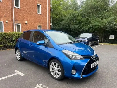 Used Toyota Yaris Sport 100 HP (73 kW) 2015 Blue Hatchback