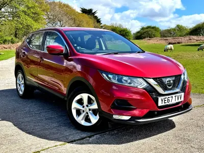 Usado Nissan Qashqai Acenta 110 HP (80 kW) 2017 Vermelho SUV
