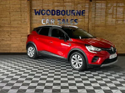 Used Renault Captur Iconic 2021 Red/black SUV