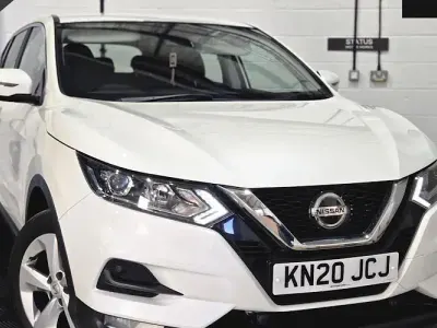 Gebraucht Nissan Qashqai Acenta Premium 160 PS (117 kW) 2020 Weiß SUV