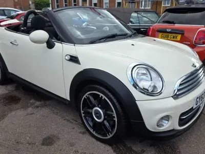 Usado Mini Cooper Cabriolet 122 HP (89 kW) 2013 Branco Cabrios