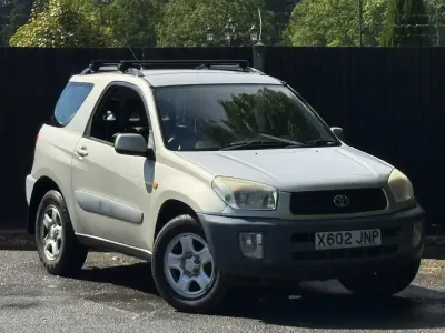 Used Toyota RAV4 125 HP (91 kW) 2000 Beige Estate