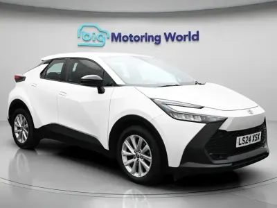 Second-hand Toyota C-HR 140 CP (102 kW) 2024 Alb SUV