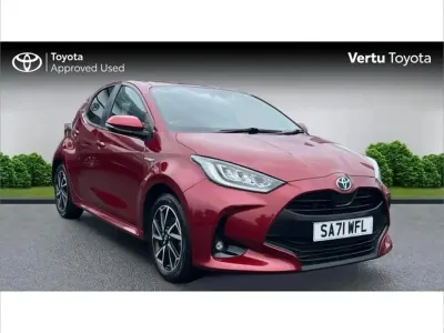 Used Toyota Yaris Design 116 HP (85 kW) 2021 Red Hatchback