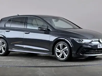 Używany VW Golf VIII R-line 131 KM (96 kW) 2024 Szary Hatchback