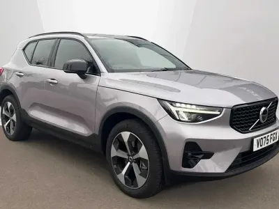 New Volvo XC40 Plus 2025 Silver SUV